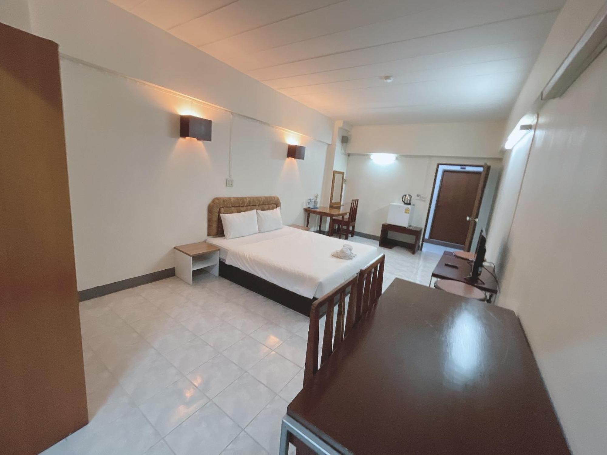 โรงแรมวินบางนา Win Bangna Hotel Bangkok Exterior photo